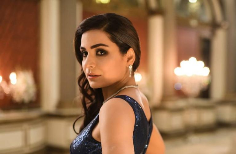 Meera fumbles again while introducing herself in English (VIDEO)