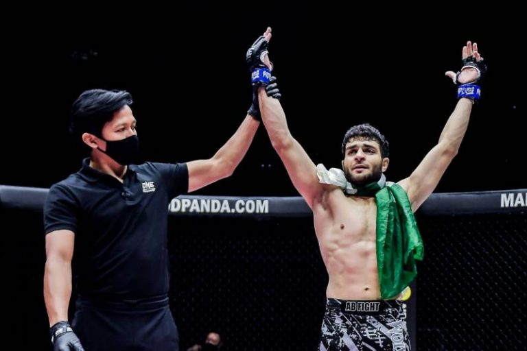 Pakistani MMA fighter stuns Indian opponent in 56 seconds (VIDEO)